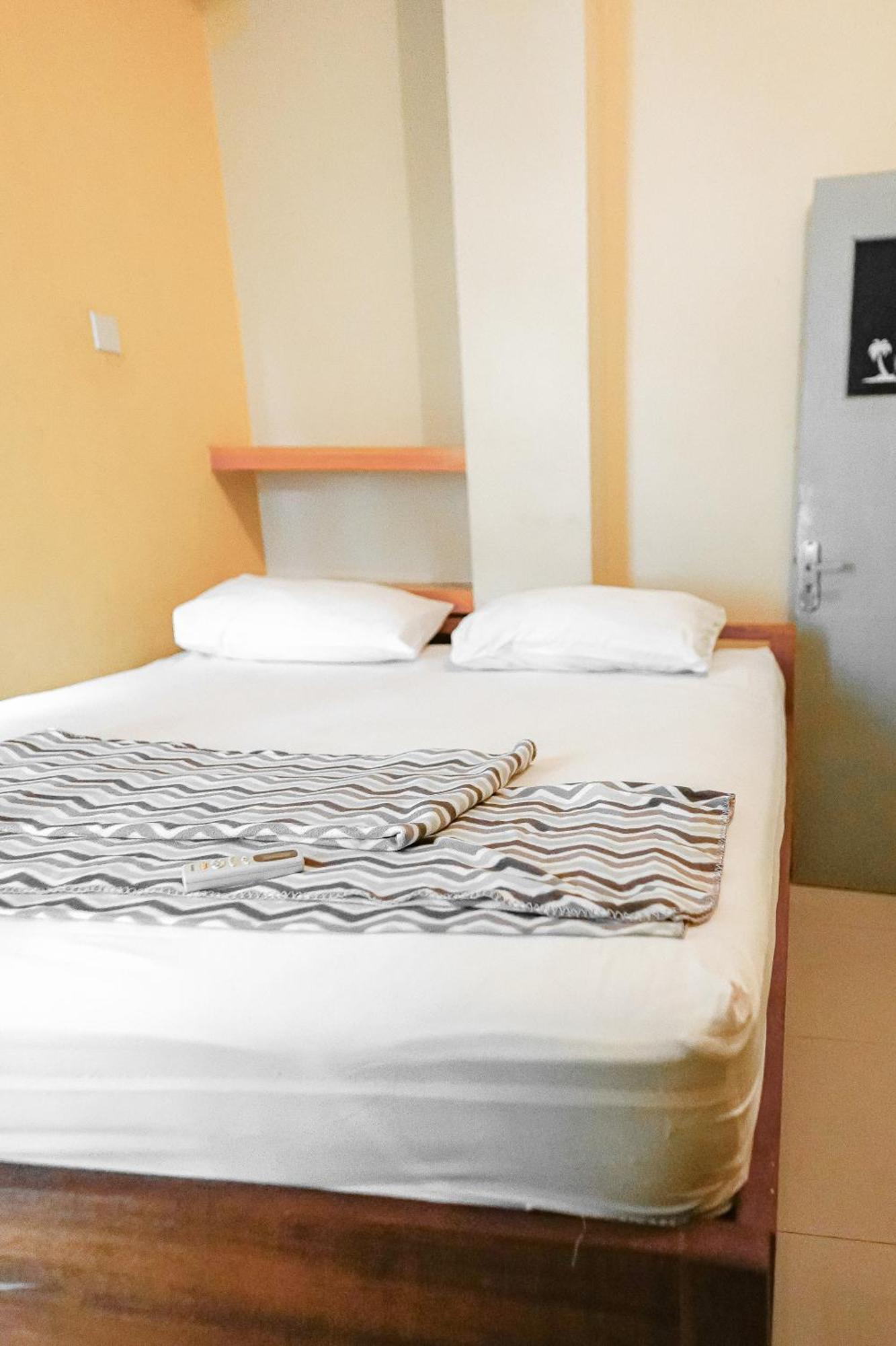 Kokos Hostel Padang City Экстерьер фото