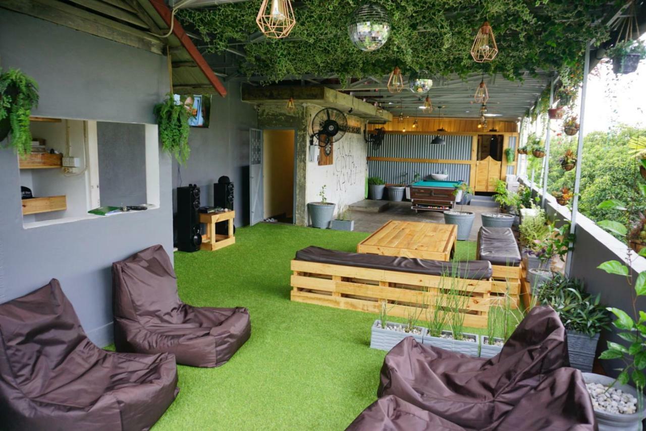 Kokos Hostel Padang City Экстерьер фото